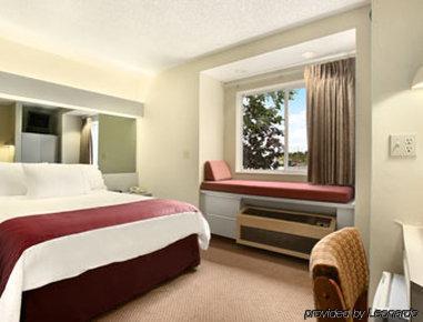 Quality Inn & Suites Watertown Fort Drum Calcium 객실 사진